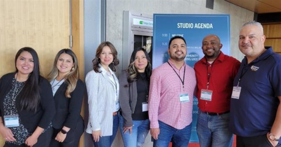 AZFinancialCU's tweet photo. Today, our Arizona Federal team was honored to attend the Arizona Good Business Summit with @LocalFirstAZ! #AZGoodBusiness https://t.co/pN2DayToG0