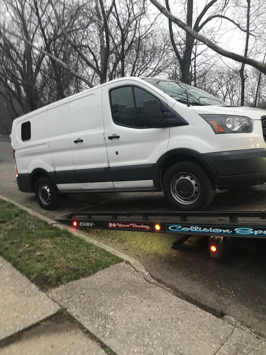 NYPD105Pct's tweet photo. The 105th Precinct is committed to keeping our streets safe as well as clear of unregistered and illegally parked private vehicles.  Detective Kissane &amp; Officer Haran assigned to NCO-Boy in #Laurelton were out taking care of this complaint!
@QueensCB13 @FederatedL https://t.co/cW54TKzXti