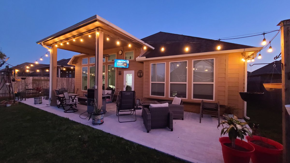 Toups_J's tweet image. A3 Saturday evening on my patio was AMAZING watching the final 4. #FREEAC #NoMosquitos  #pln365
