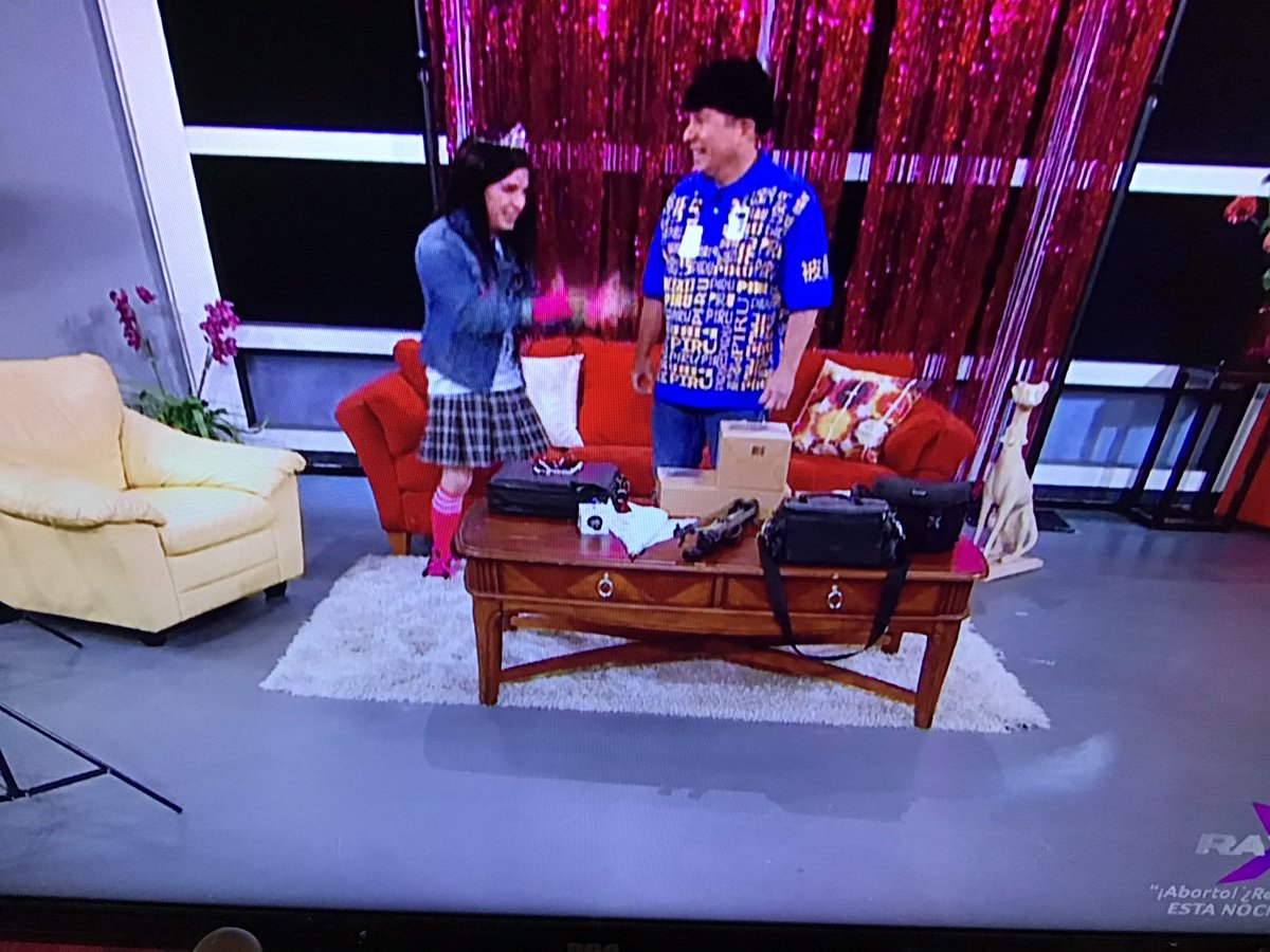 MaymiRoselly's tweet photo. Yelaika es un caso serio #LaNenaDePapi #EsMiVida @Raymondyamigos 👸🏻😂 https://t.co/cJsFDEP8w7