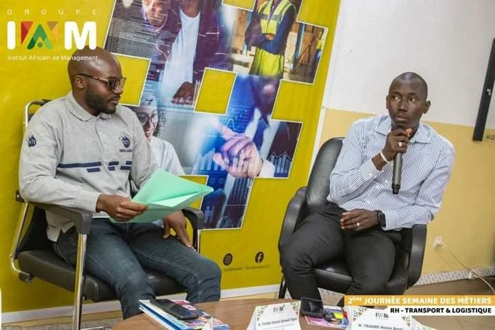 emploietmoi's tweet photo. Revivez en image la deuxième journée de la Semaine des métiers à l’@IAM avec notre [ Responsable des relations extérieures M.TOURE CHEICK AHMED TIJANI ] 

La suite… au #SIR_Mali #Edition_2 à l’hôtel de L’Amitié de Bamako, du 13 au 14 Mai 2022. https://t.co/P4huQyf2fl