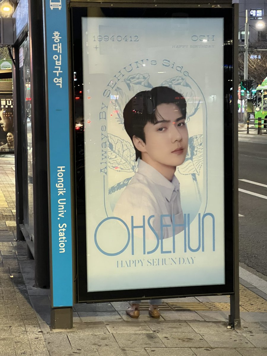 daybunnybr's tweet photo. Eu amo abril aq na Coreia pq é literalmente o mês do exo. Eles tão em tudo https://t.co/3tgPDMeL4H