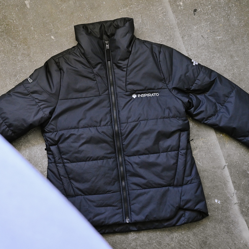 cloveandtwine's tweet photo. A jacket from @thenorthface is a perfect high-quality #corporategift that people will cherish & appreciate. We branded this jacket for Inspirato as #employeegifts!
.
#giftremarkably #cloveandtwine #bettergiftsbetterplanet https://t.co/AJYVFUTkkh
