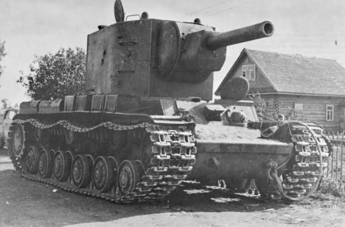 hms_victorious's tweet photo. @jpg2t785 #街道上の怪物 もビックリだ。

#KV2 #小林源文
#ウクライナ軍 #T64
#armyofukraine https://t.co/zgzNWLNYJj