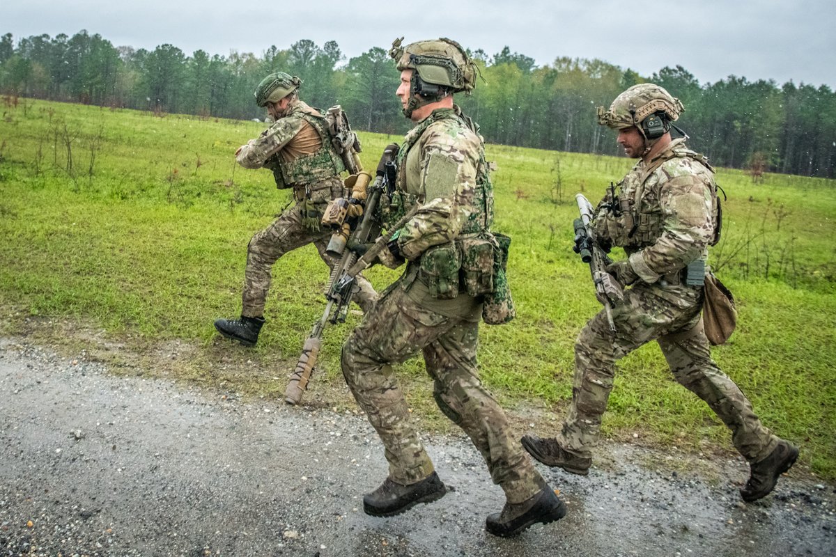 MCoEFortBenning's tweet photo. Competition breeds excellence! Day two of #ISC tested teams on communication, speed and precision. 

The top #InternationalSniperCompetition teams are:
First: 2nd SWTG
Second: @CONG1860
Third: 3-75

#InfantryWeek @USArmy @TRADOC @usacac @PatDonahoeArmy @DerrickGarner20 @usarec https://t.co/IHoZWawp6e