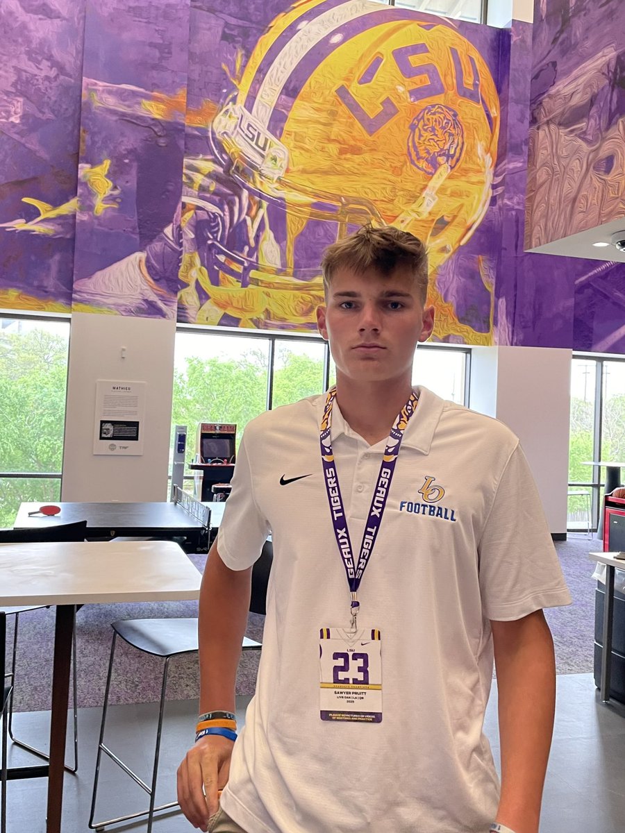 Thanks <a href="/LSUfootball/">LSU Football</a> <a href="/LSUFBrecruiting/">LSU Football Recruiting</a> for having me out to practice today. Special thanks to @CarlStCyrLSU for showing us around.
<a href="/CoachJoeSloan/">Joe Sloan</a> <a href="/jrbelton18/">Jon Randall Belton</a> <a href="/MikeDenbrock/">Mike Denbrock</a> <a href="/QBMechanix/">James Washington</a> @WillRedmond_LSU <a href="/LiveOakFB/">Live Oak Football</a> <a href="/RecruitLouisian/">Recruit Louisiana™️</a> <a href="/Garrettnuss13/">Garrett Nussmeier</a> @iRecruitDaBoot  <a href="/LiveOakFB/">Live Oak Football</a> <a href="/Rivals/">Rivals</a>