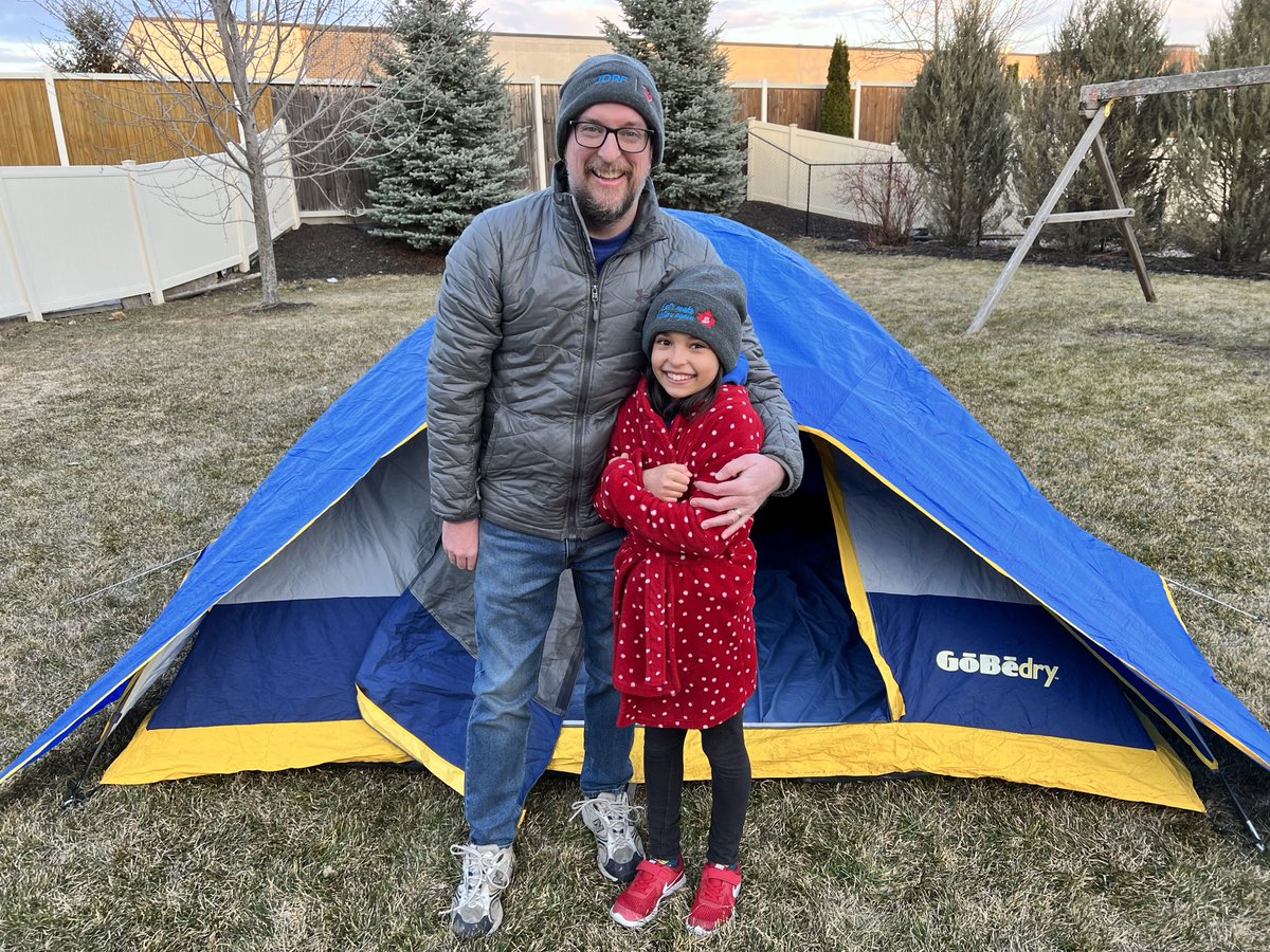 Smith_r_s's tweet photo. The 5 Canadians spending 100 hours on a flagpole are underway! A great event to raise money for Type 1 diabetes research. Raina and I supporting them by camping in backyard tonight. More info on the flagpole event here - https://t.co/CeRrigG45y.  #JDRFCanada  #CanadaCuresT1D https://t.co/IO5SRWq3ZA