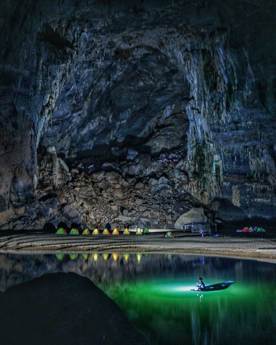 Beautiful Hang En Cave (Swallow Cave), Vietnam