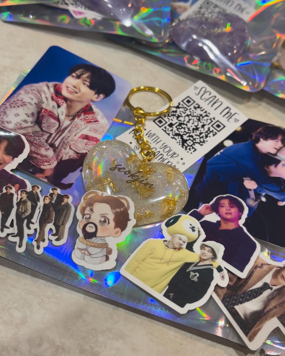 mochimchimm_'s tweet photo. Freebies for Vegas 💜💜 I’ll be there on Day 2 ☺️ #PTD_ON_STAGE_LV #PTD_ON_STAGE_LasVegas #BTS https://t.co/jVnhemNeKs