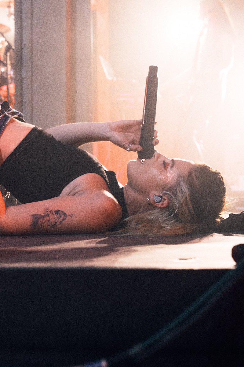 findingfletcher's tweet photo. last night of the US tour tomorrow. i can’t believe how fast it has gone and how much love i have been surrounded by the last few weeks. manifesting the most epic last show tomorrow night. you better fucking bring it for me NYC. i sure as hell am. see you there. https://t.co/ilSVveGaJ1