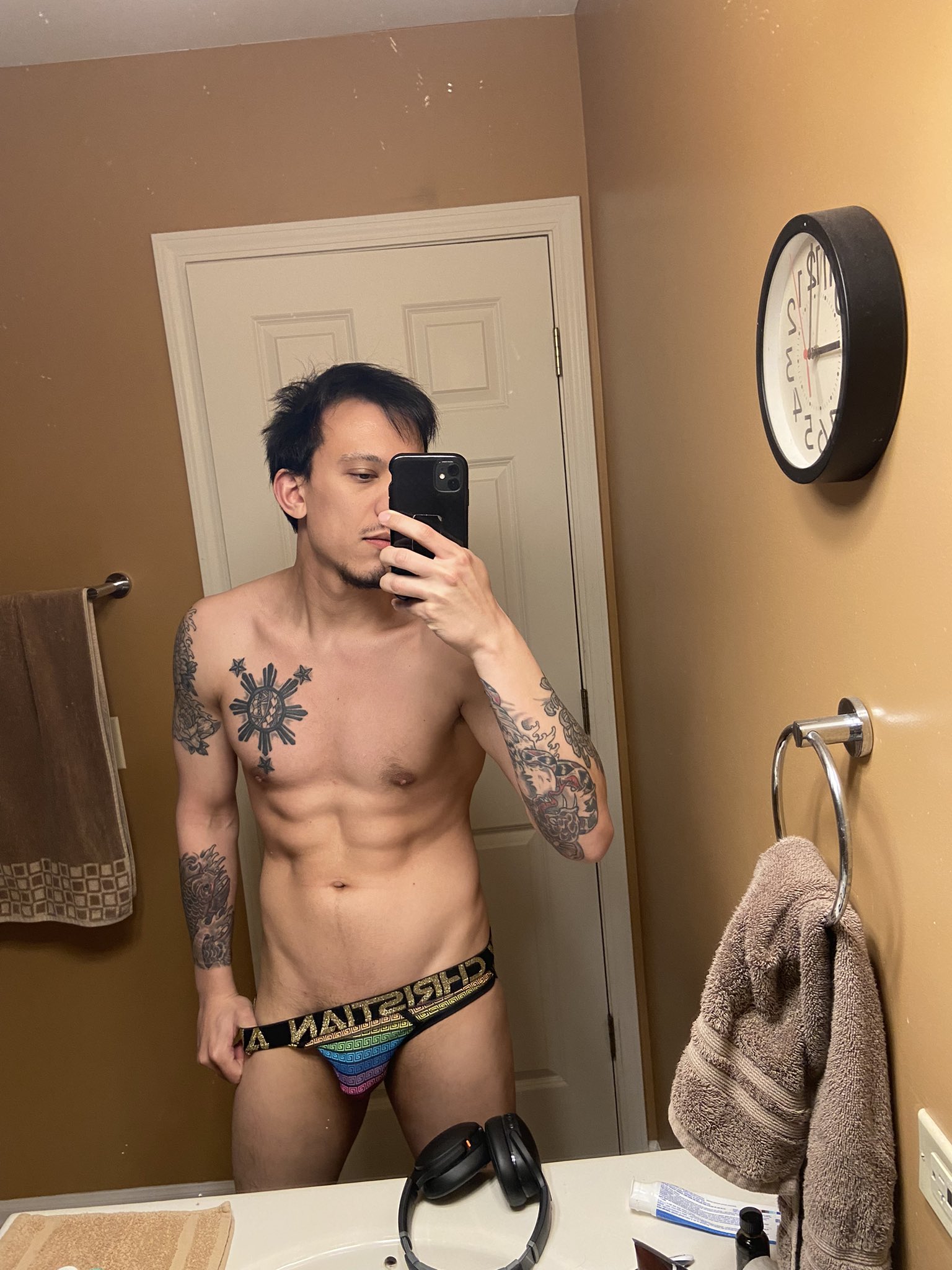 1 pic. Jock or briefs? ? #LGBTQIA #gay #bi #nsfwtwt #horny #dm https://t.co/GpsstB1f49