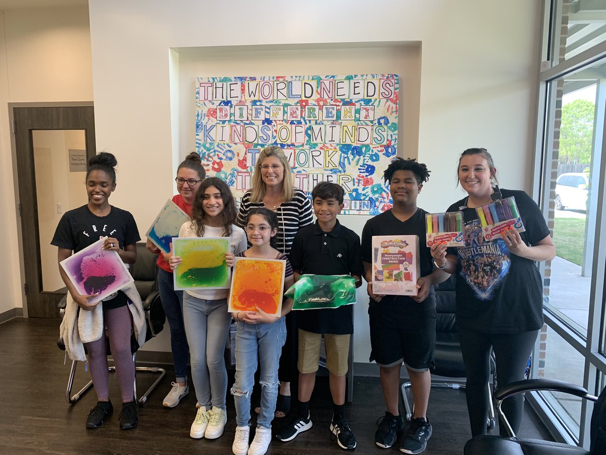 Oaks Student Council used the proceeds from our puzzle sale fundraiser to purchase sensory activities and art supplies for Including Kids Autism Center here in the community. Our officers got to deliver all the fun stuff to the center today!@HumbleISD_OE