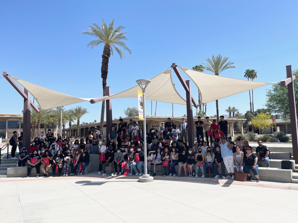 GoldenCounselo1's tweet photo. β¦β¦ππ Golden Thanks to β¦@CollegeofDesertβ© for hosting our #GoldenSeniorsππ today. #StayGolden #2022 #Seniors #DHSHS ππ https://t.co/epS19jDunN