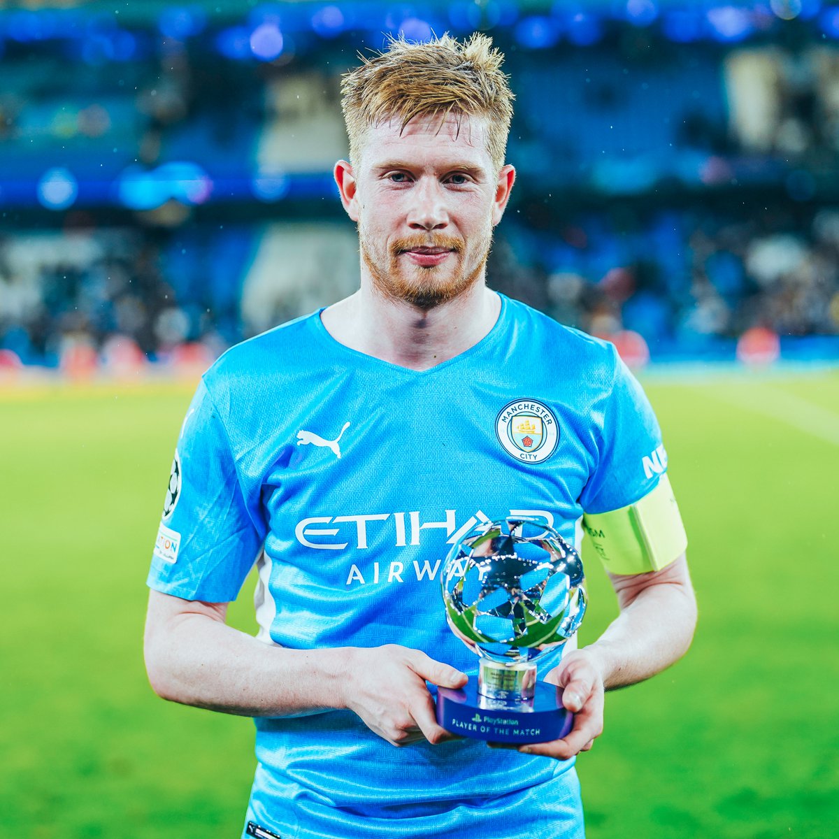 ManCity's tweet photo. 🌟 𝗞𝗗𝗕 🌟

🔵 1-0 🔴 #ManCity https://t.co/5IIRa4zl3y