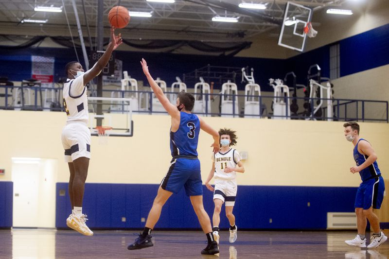 Burton Bendle 2022 G Daquan Coleman was offered by Mott CC, his 6th offer

basketball.thedzone.com/news/burton-be…
@grindteamquan
📸: <a href="/jakemayphoto/">Jake May</a>