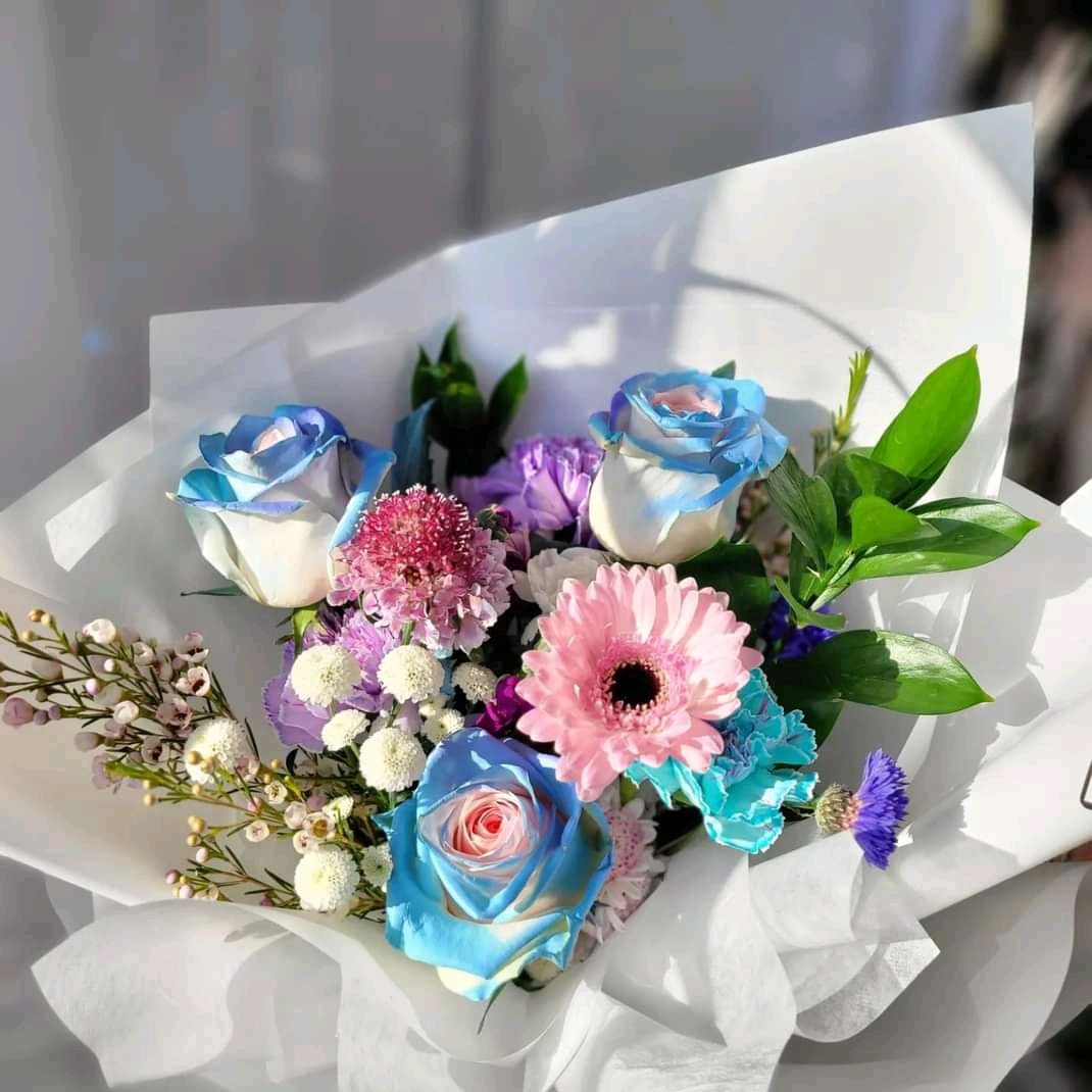 친구를 위한 시간을 가져보세요...그들은 행복의 원천입니다. 나는 꽃을 사랑한다