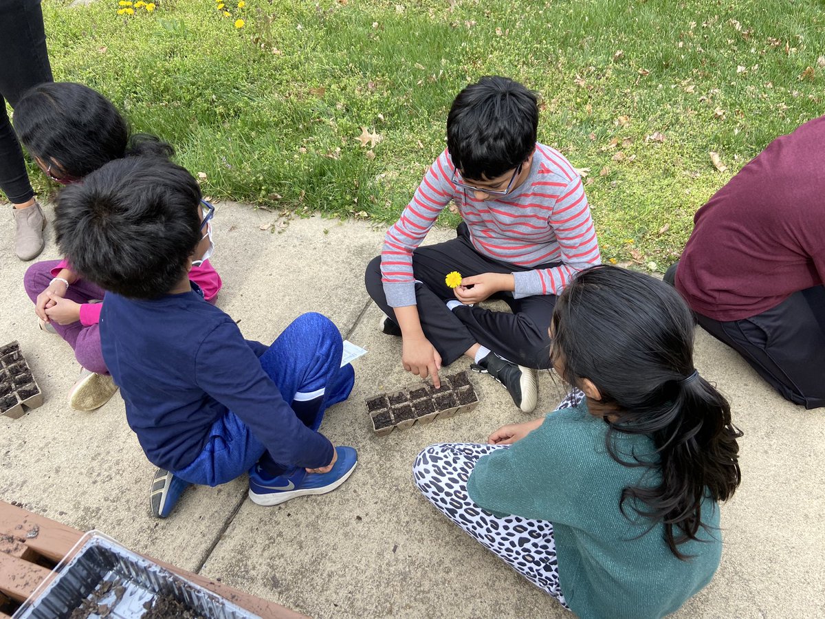 agmteach's tweet photo. Time for spring planting with the Dirt Dogs Garden Club!#LCPSlegacy #dirtdogs https://t.co/8938VbFdzM