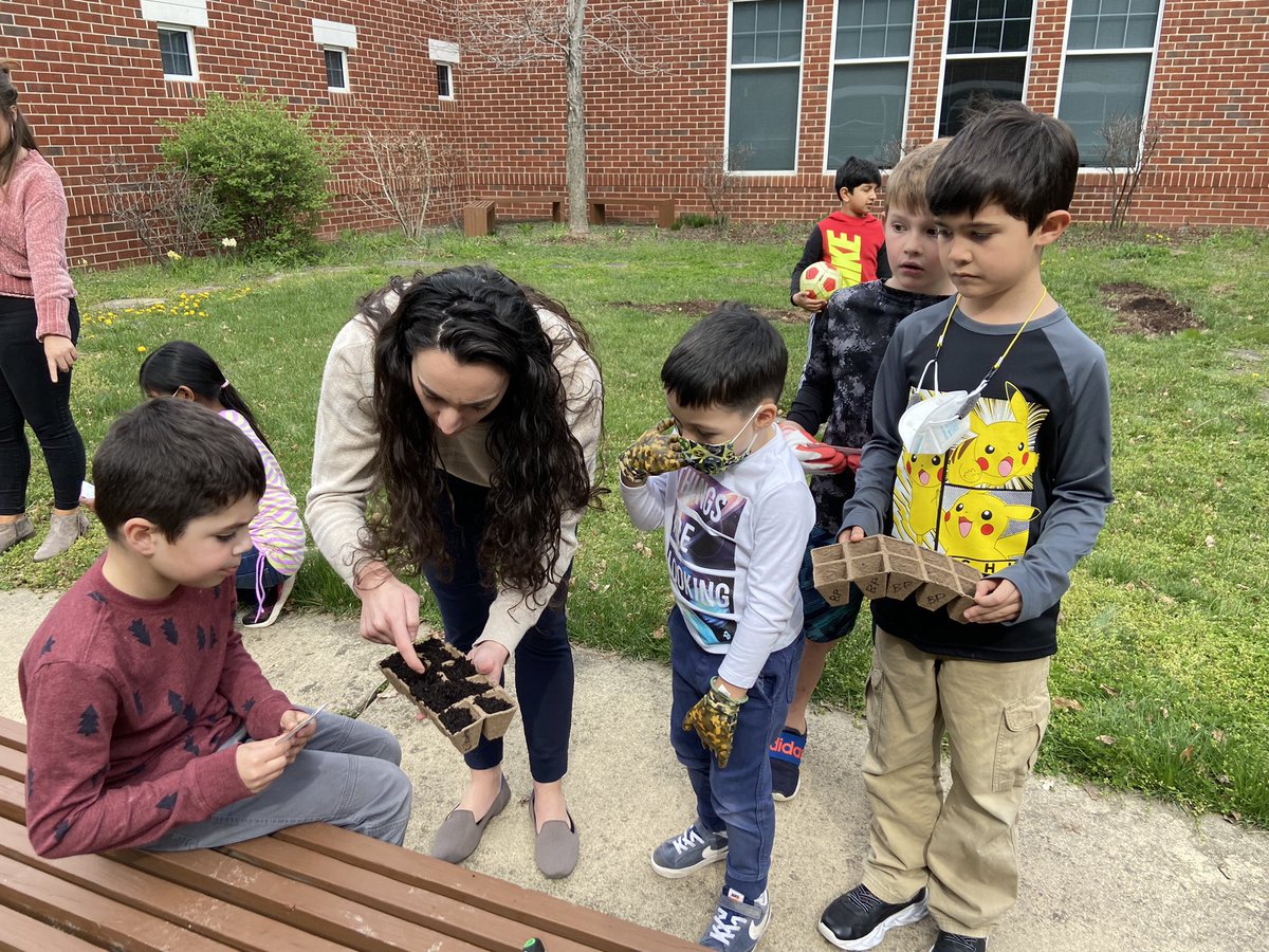 Time for spring planting with the Dirt Dogs Garden Club!#LCPSlegacy #dirtdogs