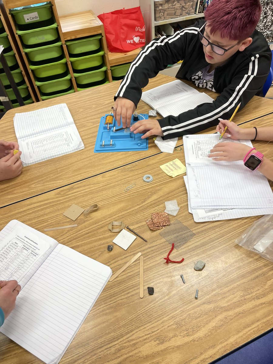 SFAS3_4Grade's tweet photo. Today we investigated which types of materials transfer energy. Tomorrow we’ll look at the results and learn about conductors and insulators. #sfas @IISSFAS https://t.co/bKbBIxFvAS