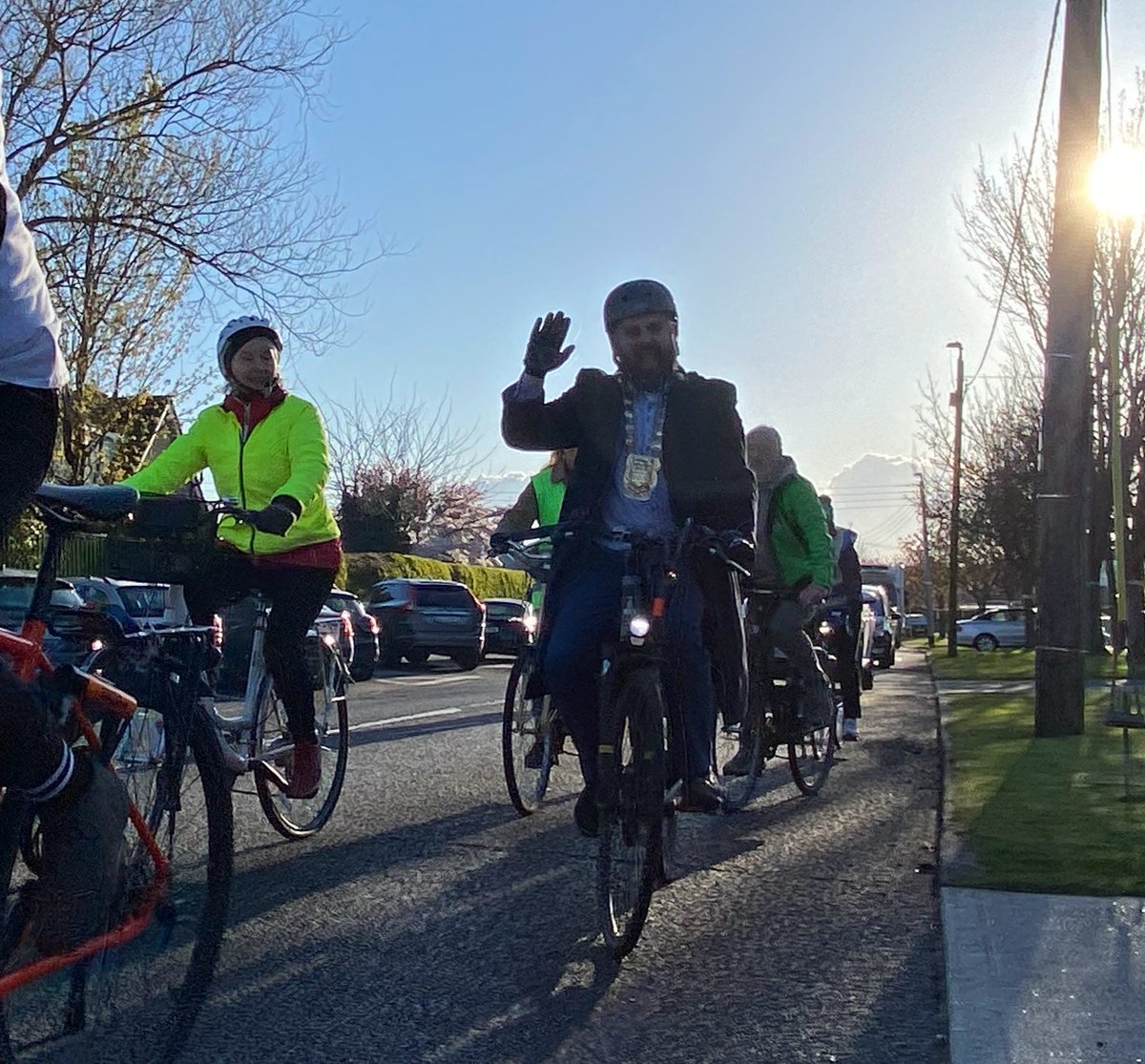 D12BikeBus's tweet photo. It’s a 5k cycle to school. @D12BikeBus says Thank You!
@Gardainfo for junction and follow up safety support
@DublinCycling Campaign + IBD for volunteers and support
Ambassador @AdriaanPalm and Mayor @TheKavOfficial for showing how easy it could be.
#BikeBusIsProtest https://t.co/tMwr4tPp85