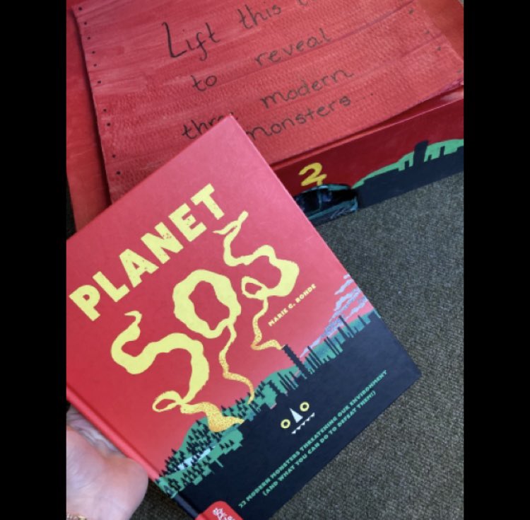 primaryteachglm's tweet photo. #ClimateChange #PlanetSOS 🌎 When researching this fantastic book I was unable to find hands-on activities, so I decided to create my own #feelybox 📦 I used this for my second #NQT #observation in a #year6 class as a #hook for generating descriptive vocabulary 👩🏼‍🏫 #mariegrohde https://t.co/0XHidxz0oF