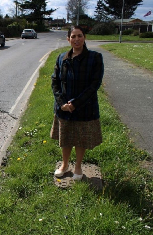 Carlostheghost's tweet photo. Never have I wished so much for a manhole cover to give way https://t.co/BVz0jqHYz3