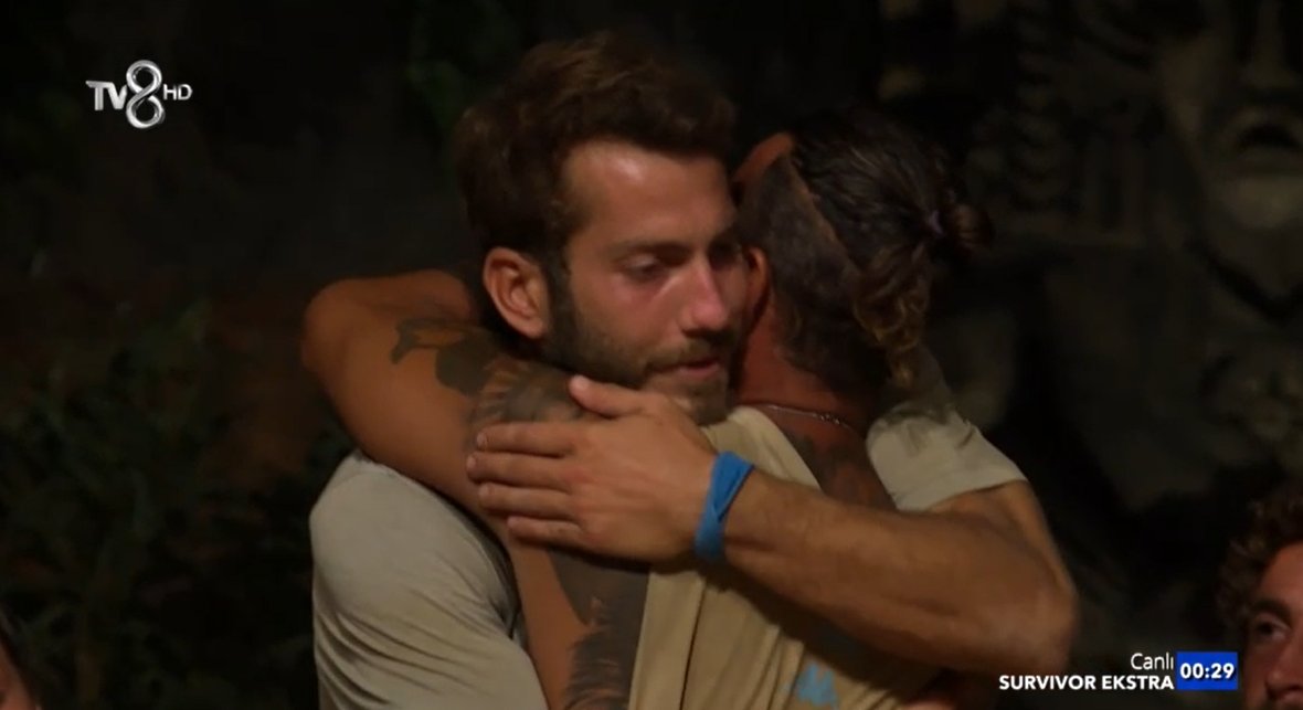 ogedaygofc's tweet photo. Yolun açık olsun Ardahan, seni seviyoruz 😥💙🌀

#SurvivorAllStar2022 #OgedayGirişken #OGFC https://t.co/NJudl5Hudx