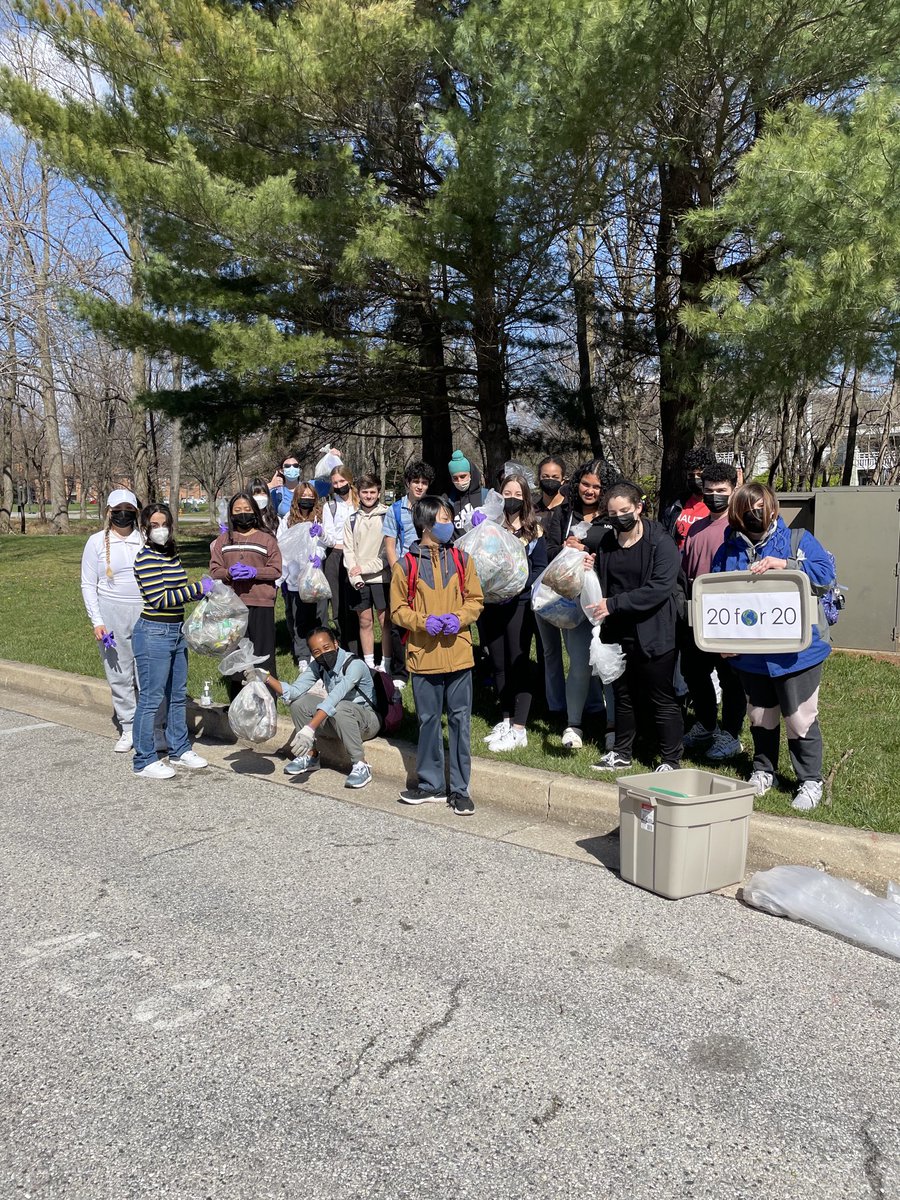 Duff_SciLRHS's tweet photo. 20 minutes of clean-up seems like such a small amount of time but it is making a BIG impact thanks to these Biology students!!Pics from clean-up numbers 2, 3 and 4!!  ⁦@hcpss_lrhs⁩ ⁦@HCConservancy⁩ https://t.co/w3yIEIkdOV