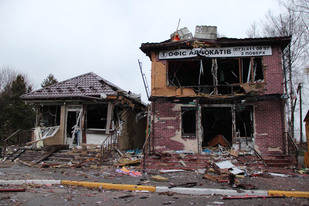 KyivIndependent's tweet photo. Borodyanka, a town 40 km northwest of Kyiv, has the most victims among the liberated cities in Kyiv Oblast, according to Prosecutor General. This is what it looks like now.

Our @AnnaMyroniuk visited Borodyanka and villages nearby on April 5. Read her story on our website soon. https://t.co/syOITgcuXS