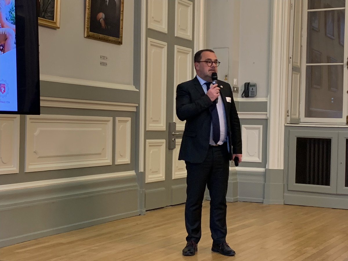 JMarcLansin's tweet photo. Ce soir, à la @CCILYONMETRO , les @AlumniCentrale Lyon ont invité le nouveau directeur de l’Ecole @CentraleLyon , @PascalRAY1 , à partager sa vision pour l’Ecole @CentraleLyon à l’horizon 2030. C’est avec plaisir et fierté que les @AlumniCentrale contribueront à ce projet ! https://t.co/JCCBMz5SjY