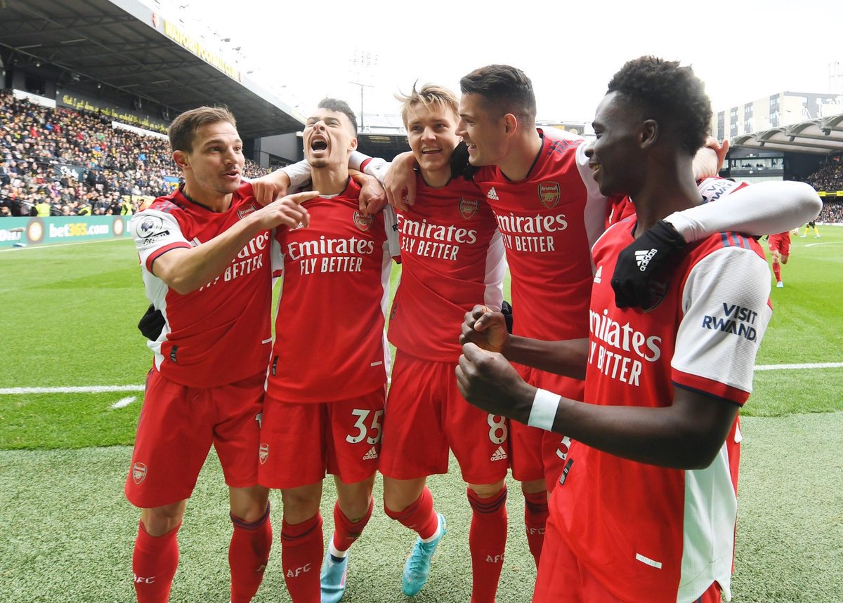luceafc's tweet photo. Petition to bring back the red shorts. https://t.co/mqwWCokKlZ