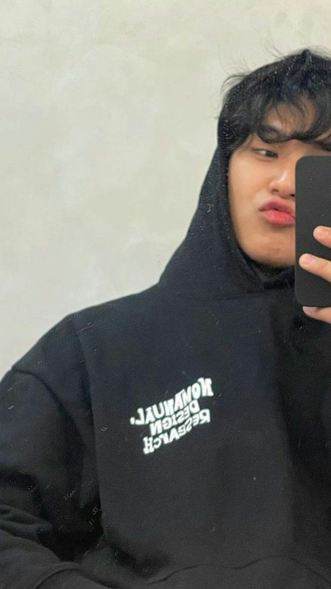 softedboy's tweet photo. 생일축하해요 우리 민규야🥳
#우리의_별_성화야_생일축하해 
#민규를_사랑하는_406가지_이유 
#MinGYUMakeMySpring 
#MINGYUDAY #MINGYUBIRTHDAY #MINGYU https://t.co/CXtxSbukxc