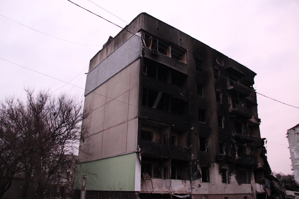 KyivIndependent's tweet photo. Borodyanka, a town 40 km northwest of Kyiv, has the most victims among the liberated cities in Kyiv Oblast, according to Prosecutor General. This is what it looks like now.

Our @AnnaMyroniuk visited Borodyanka and villages nearby on April 5. Read her story on our website soon. https://t.co/syOITgcuXS
