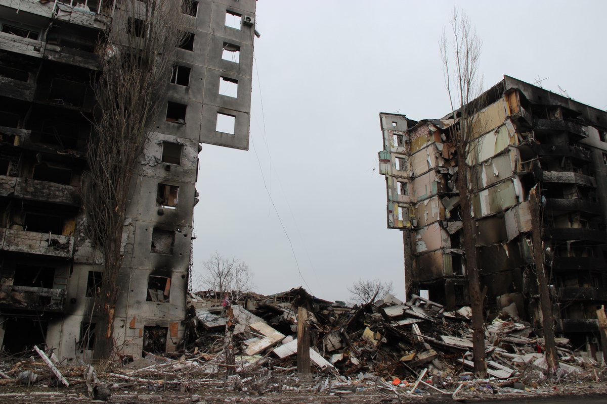 KyivIndependent's tweet photo. Borodyanka, a town 40 km northwest of Kyiv, has the most victims among the liberated cities in Kyiv Oblast, according to Prosecutor General. This is what it looks like now.

Our @AnnaMyroniuk visited Borodyanka and villages nearby on April 5. Read her story on our website soon. https://t.co/syOITgcuXS