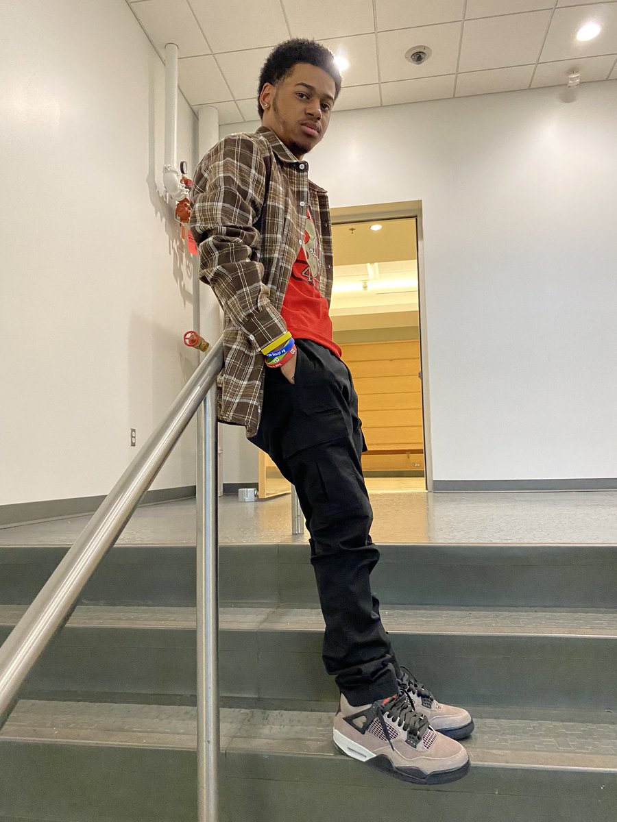 Dmv_ron's tweet photo. I guess y’all can see too https://t.co/EfWn9vGwTU
