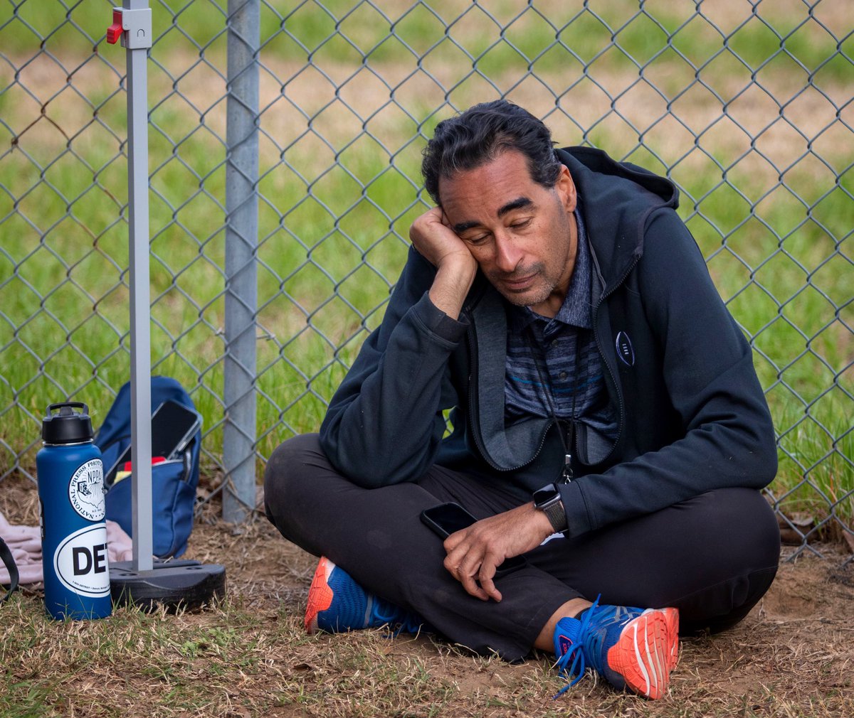 ericseals's tweet photo. That feeling you get when one of the workshop students you coached thanks you for a great weekend of learning then sends you a picture they took of you looking tired as hell at the @CarolinaCup steeplechase in Camden, SC 😄
#getting_old

📸 by @UofSC photo student De’Andrea Cobb https://t.co/LDoYTcaTkC