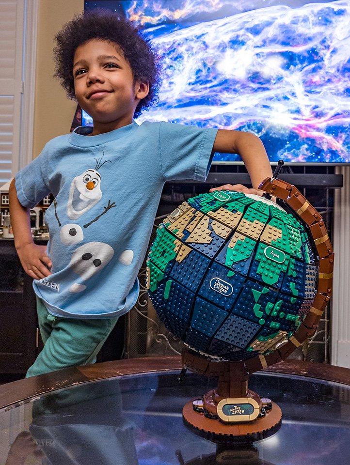 MadManMalfonso's tweet photo. No better way to spend a rainy Spring Break afternoon than finishing up the Lego Globe 🙂
@LEGO_Group @LEGOIdeas https://t.co/s5xV6wiNqv