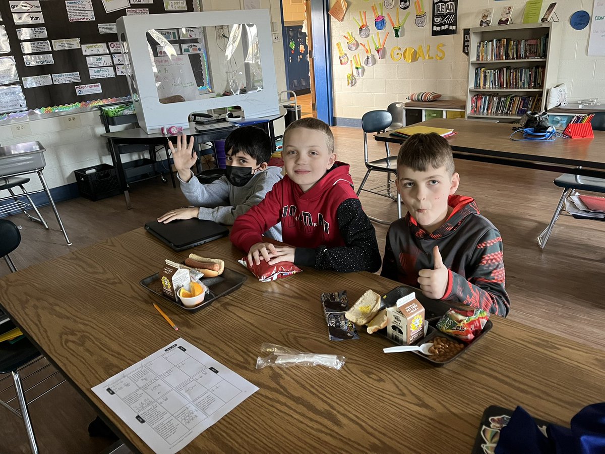 BMSHCroft's tweet photo. Lunch bunch group today 😁 #BrunswickPride https://t.co/iStgRiVjvB