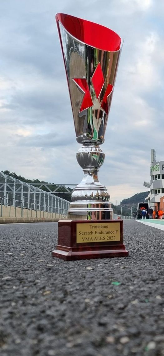 199_les's tweet photo. Podium et 3ème position pour le Team à Ales après 4 heures de course !

"Never Give Up" sera la devise de cette course ! 
Merci à nos partenaires pour leur soutien ! 

@CMPN PARIS
@FSPN_COM
@UNSAPOLICE 
@Interiale
@Stick's Kustom
@CODIV https://t.co/bWU8I3CjN4