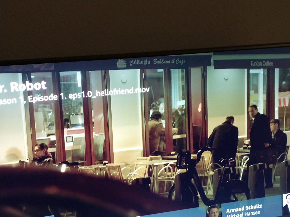 Mr. Robotta Güllüoğlu esintisi