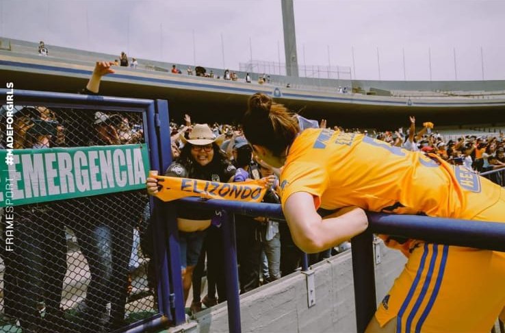 MalaMusicMx's tweet photo. @TigresFemenil @fer_elizondo5 Te quiero mucho mucho Fer 💛💙⚽🐅🐅 ☺️☺️☺️ https://t.co/6pM9Aichv6
