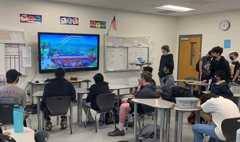 Lewis_FJL's tweet photo. I'm late...but congratulations to our Gaming club winners. Ben C., Ty M., and Fabian L. each competed, and all three won their respective set, giving LHS the win for the match. Thank you Mr. Hulet #falconkick #smashdown @Lightridge_LCPS @LightridgeSci https://t.co/WlF5Pau6ZR