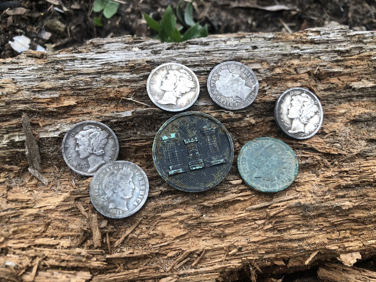findnsave1776's tweet photo. Check out my new video! “SILVERS and CASTLES! Part Two Metal Detecting the Local Patch of Woods!” https://t.co/LQUEq1uZ7q #metaldetecting #savinghistory #garrettatmax #treasurehunting https://t.co/KNasIAuls2