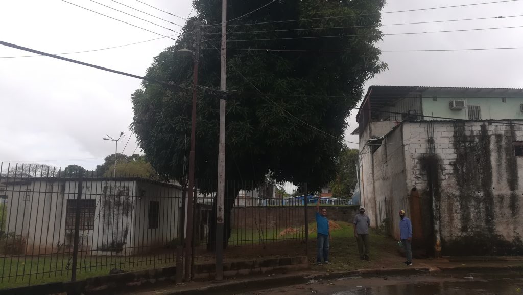 SoyNuevaPrensa's tweet photo. Sumidos en el olvido se encuentran habitantes de El Algarrobo - https://t.co/imfs8uYWFw
#SoyNuevaPrensa #Bolivares #Civil #Elebol #Solar #Bolívar https://t.co/mC3GL23bSz