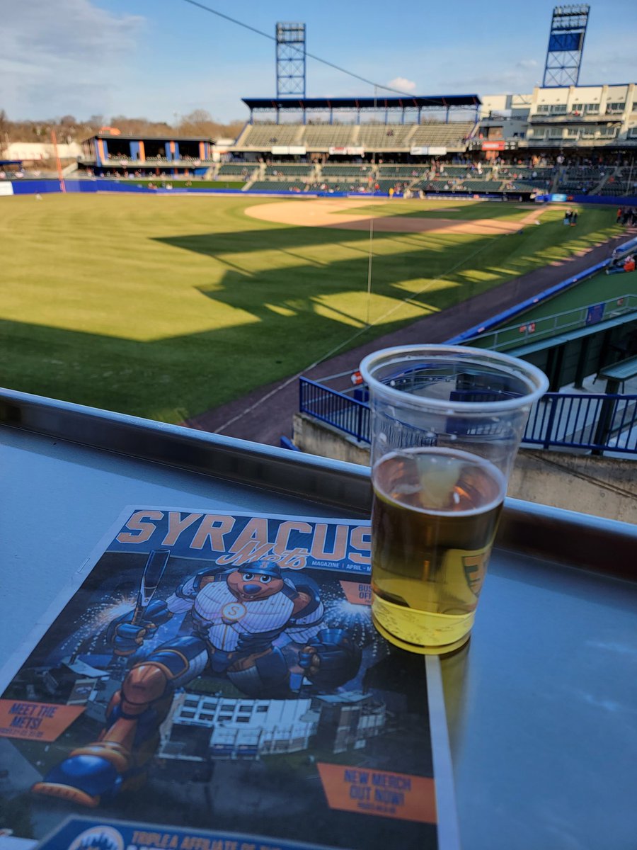 cscalzo22's tweet photo. @TalkinJake @Jomboy_ @trevorplouffe How about a little budget subway series up in Syracuse. ITS BASEBALL TIME!  #LFGM #METS https://t.co/hWFNBtIyRl