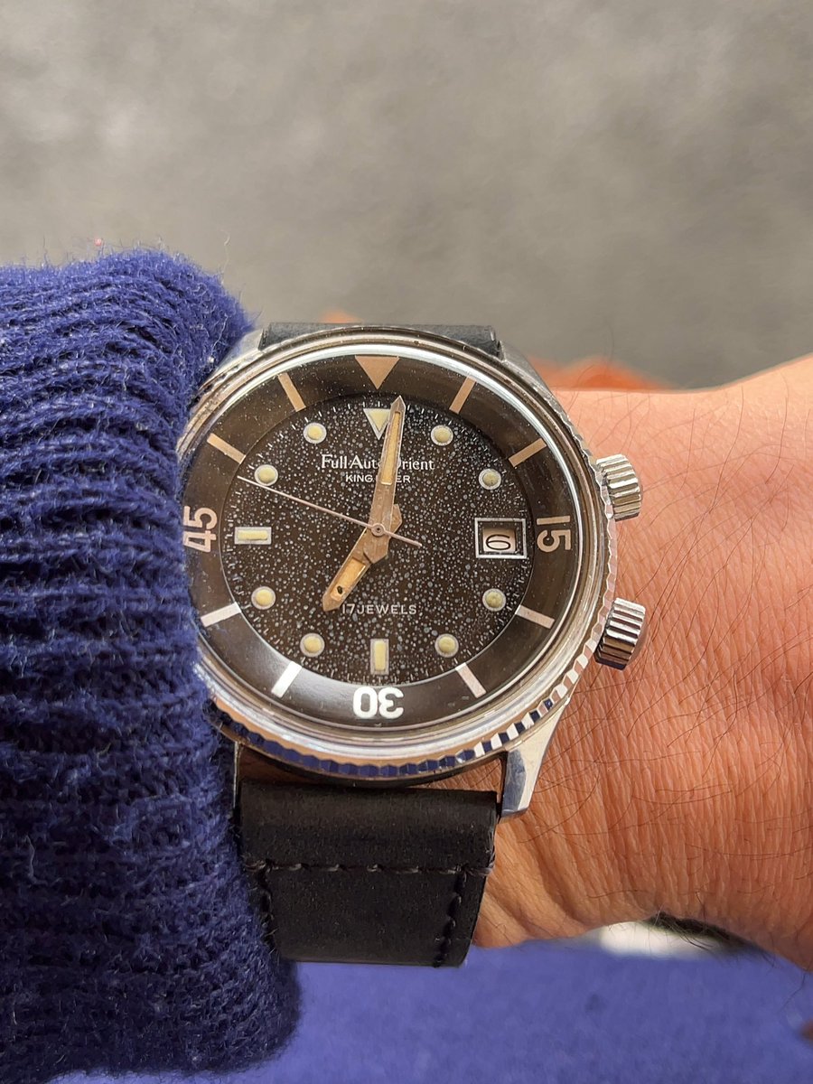 atticwatch03's tweet photo. おはようございます。
時針やっちまいました。
これもヴィンテージと捉えて受け入れます。

#orient #kingdiver #FullAutoorient #今日の時計 #腕時計 https://t.co/QWdfwpI2jO