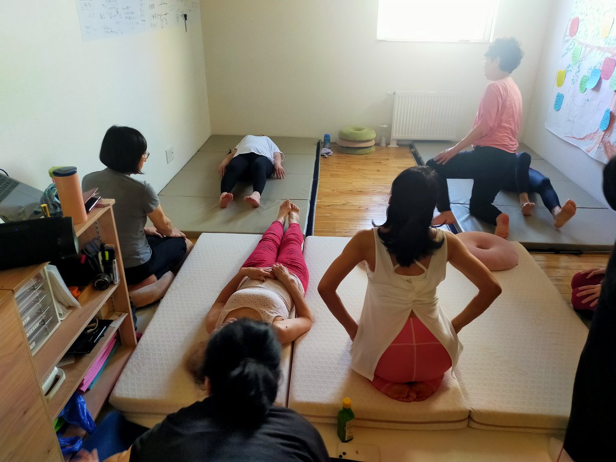 mashu_kamei's tweet photo. リハビリもダイエットもコツは…

①正しい運動が自慰行為
②中毒性高めるほどの環境作り
③成果を評価しあえる仲間作り

⬆これ言うと頭おかしい人だと思われるけど…20年以上変わらず本気でそう思ってる

ひく？\=͟͟͞͞(꒪ᗜ꒪ ‧̣̥̇)/ https://t.co/mWikNIu0oC