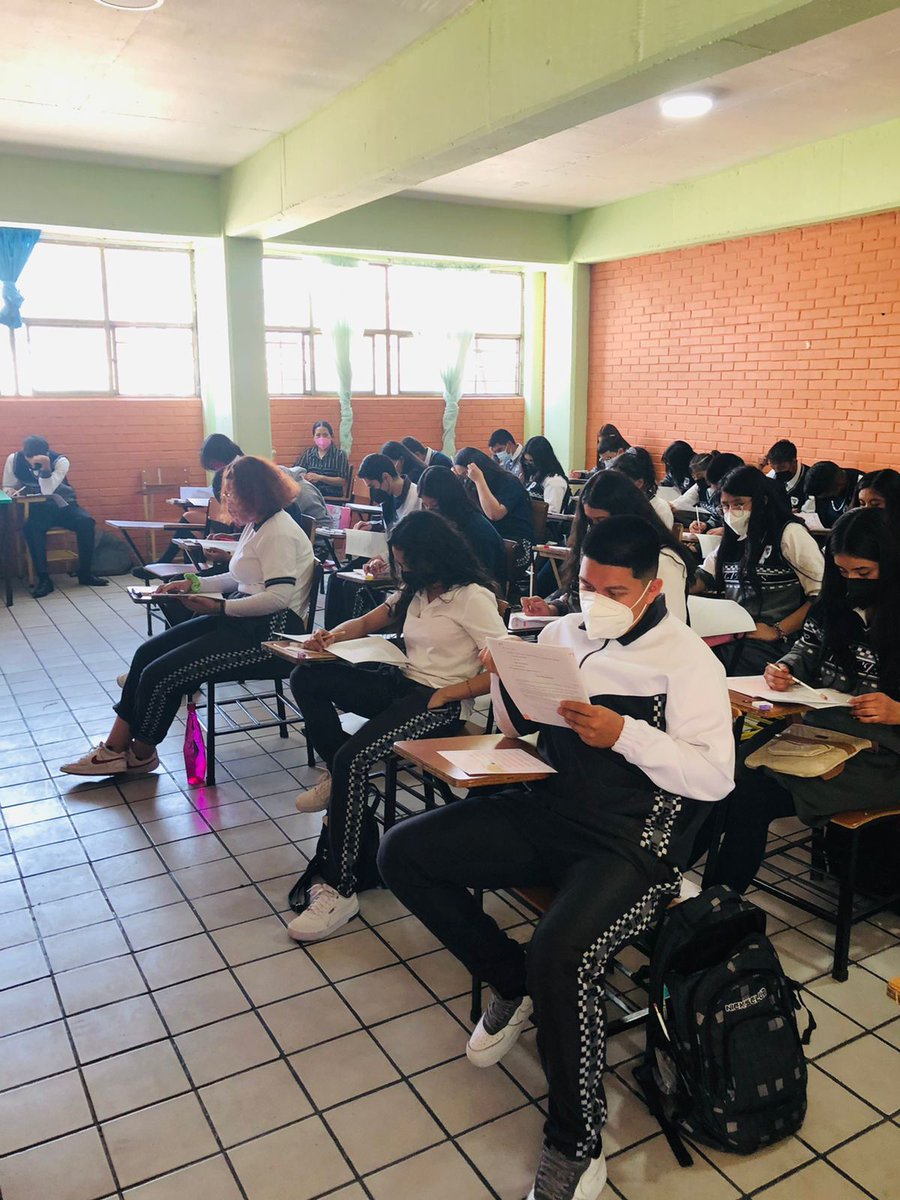 oficial_74's tweet photo. En EPOEM 74 turno vespertino aplicando la prueba #Planea2022 la cual nos permitirá saber el nivel académico de nuestros estudiantes y determinar las acciones para mejorar su calidad académica. @alfredodelmazo @SeducEdoMex @SEMSEdomex @israeljeronimol @NoeOrtegaCamac1 
@dbg_epoem https://t.co/yinUOqAzLo