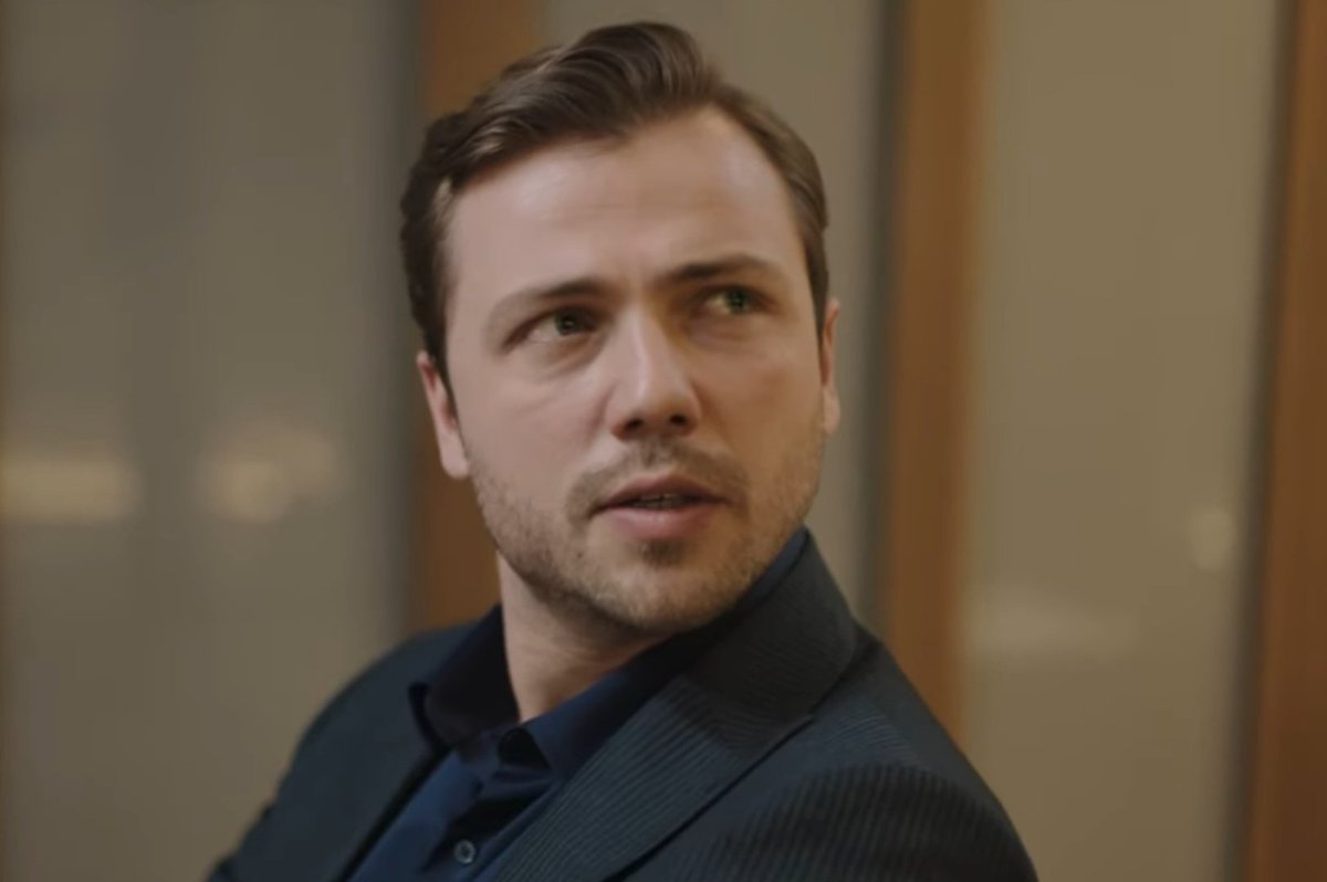 bllacktolga's tweet photo. Adamın birine sormuşlar düşmanın var mı ? Adam da yok demiş yine sormuşlar adama kardeşin de mi yok ?  

#babadizi #babam #TolgaSarıtas #TolgaSarıtaş #özgeyağız #KadirSaruhanlı #BüşraSaruhanlı https://t.co/Cd3nhziLRH