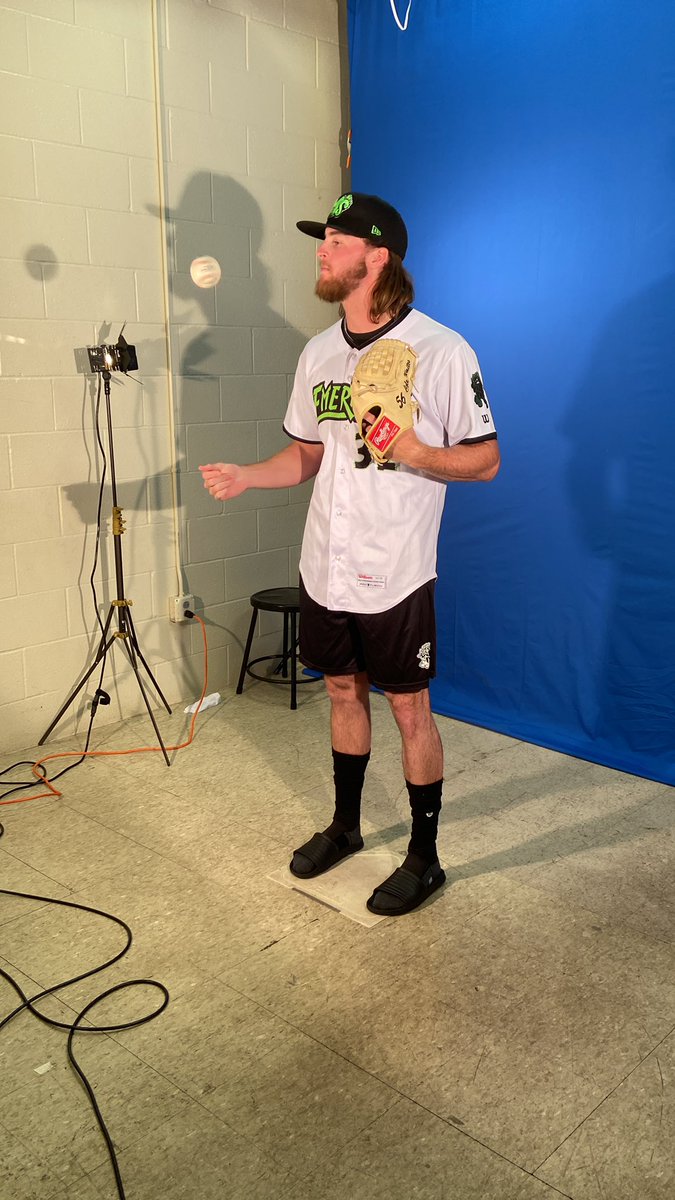 . <a href="/EugeneEmeralds/">Eugene Emeralds</a> Photo Day 2022 <a href="/MiLB/">Minor League Baseball</a> @MiLB_FA